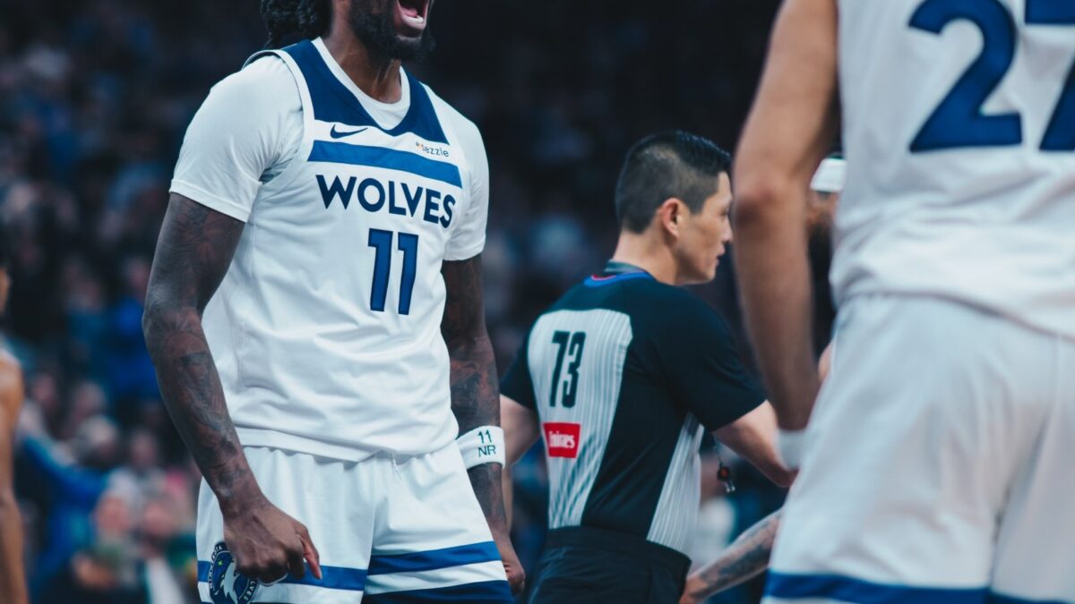 McDaniels y Reid lideran a los Timberwolves sin Edwards para vencer a los Trail Blazers, 114-98