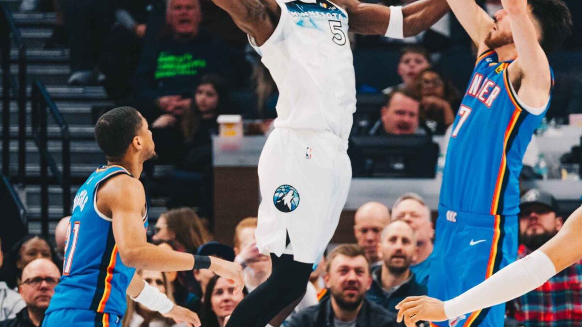 Los 27 puntos de Naz Reid ayudan a los Timberwolves, con bajas en el equipo, a vencer al Thunder, líder del Oeste, 116-101