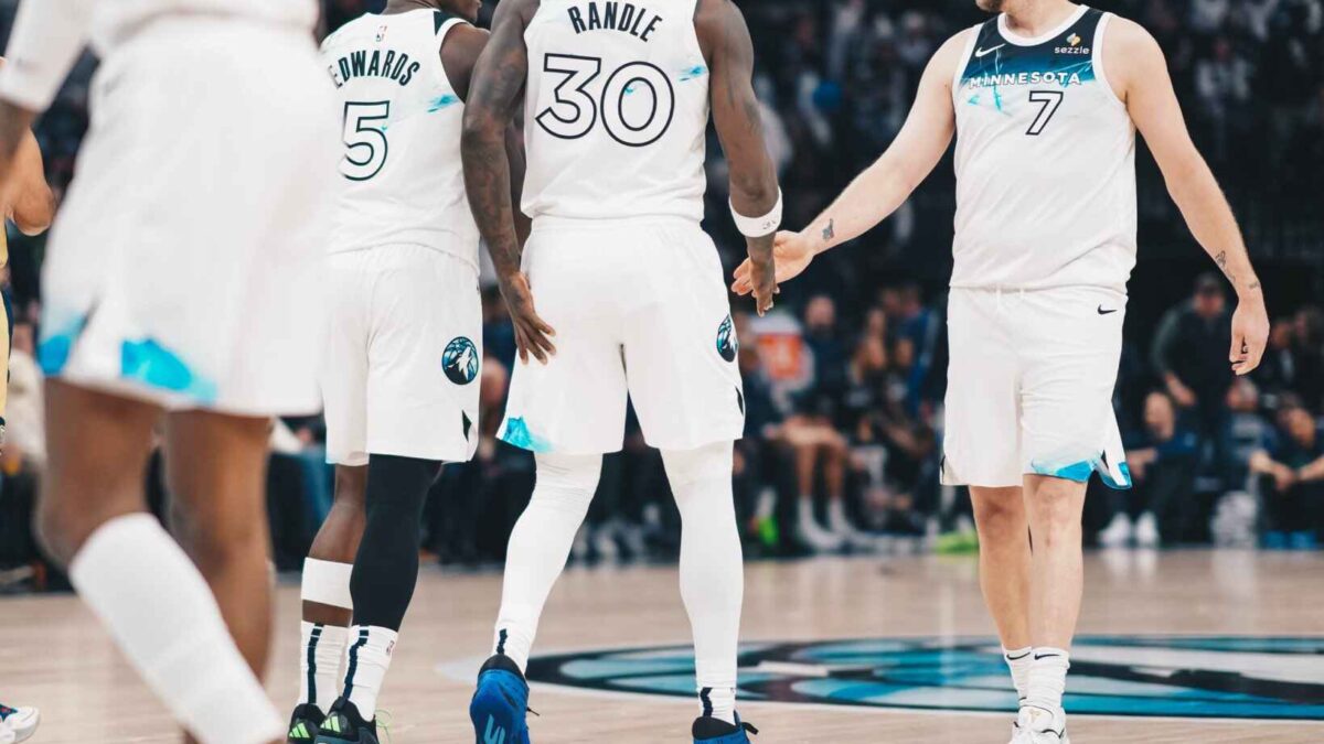 Randle anota 20 puntos y los Timberwolves aplastan a los Pelicans 134-93 para mantener el ritmo en la Conferencia Oeste