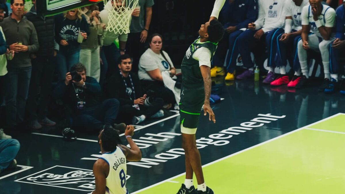 Los Timberwolves Derrotan al Jazz 137-97 en el Partido Inaugural de la Copa NBA; Edwards Brilla con 37 Puntos