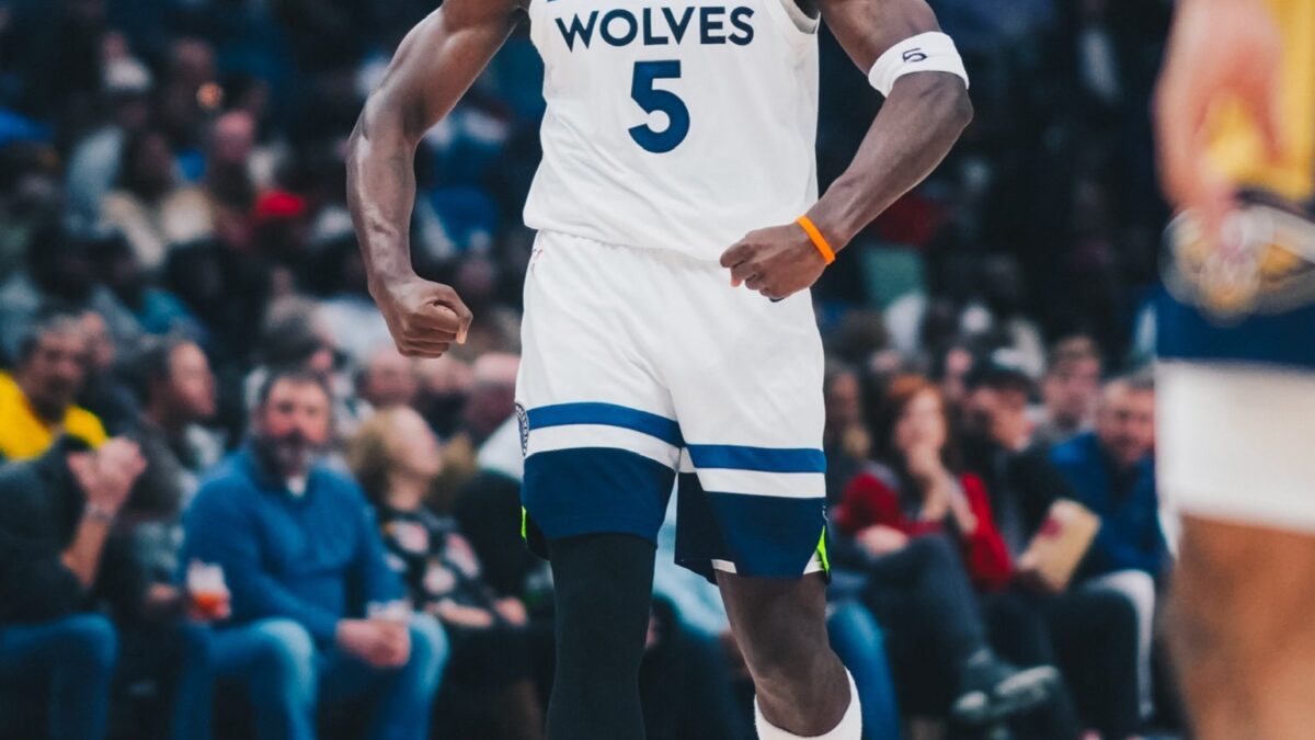 La Heroicidad de Edwards Fuerza la Prórroga, los Timberwolves Triunfan Sobre los Pelicans 149-142