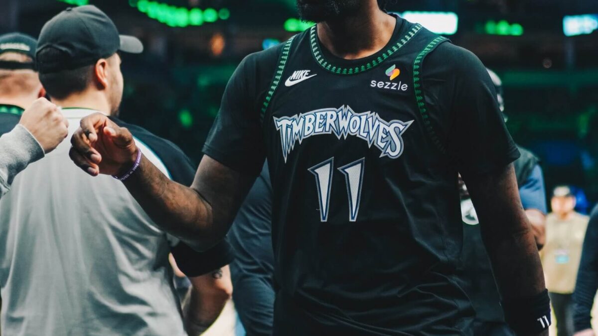 Timberwolves Superan a Clippers 109-106 con Brillo de Reid y McDaniels
