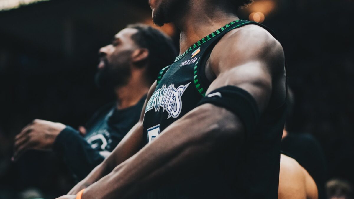 Timberwolves Dominan a Heat, Ganan 122-94 Detrás de los 26 Puntos de Edwards