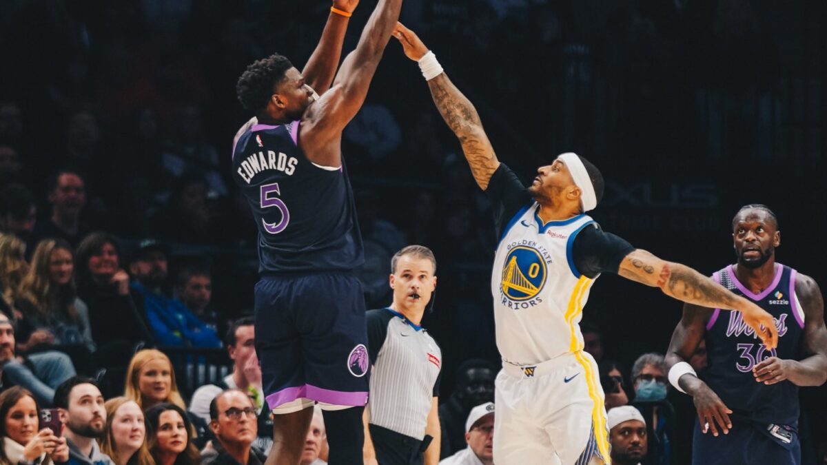 Warriors Propinan a los Timberwolves su Quinta Derrota Consecutiva con 26 Puntos de Curry
