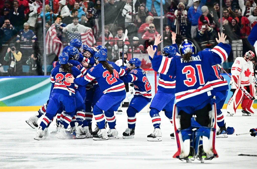 JUGADORAS DE MINNESOTA FROST CAPTURAN EL ORO OLÍMPICO CON EL EQUIPO DE EE. UU.