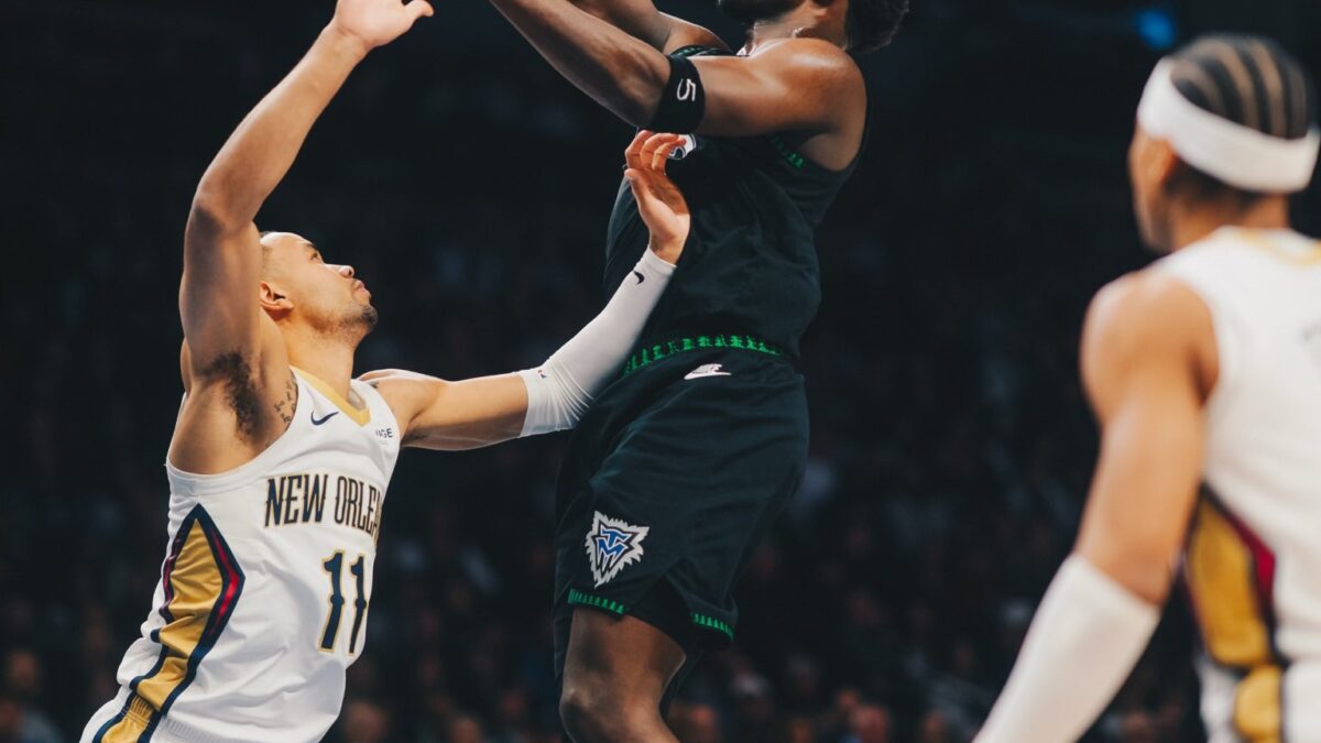Pelicans Remontan para Vencer a los Timberwolves; Bey y Williamson Lideran el Final del Partido