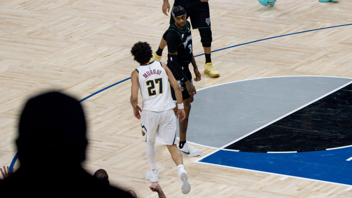 Los Timberwolves, mermados por las bajas, eliminan a los Nuggets en un emocionante Juego 6